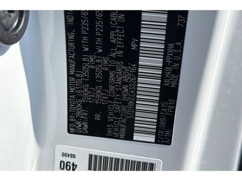 Used 2025 Toyota Sienna XLE FWD image 33
