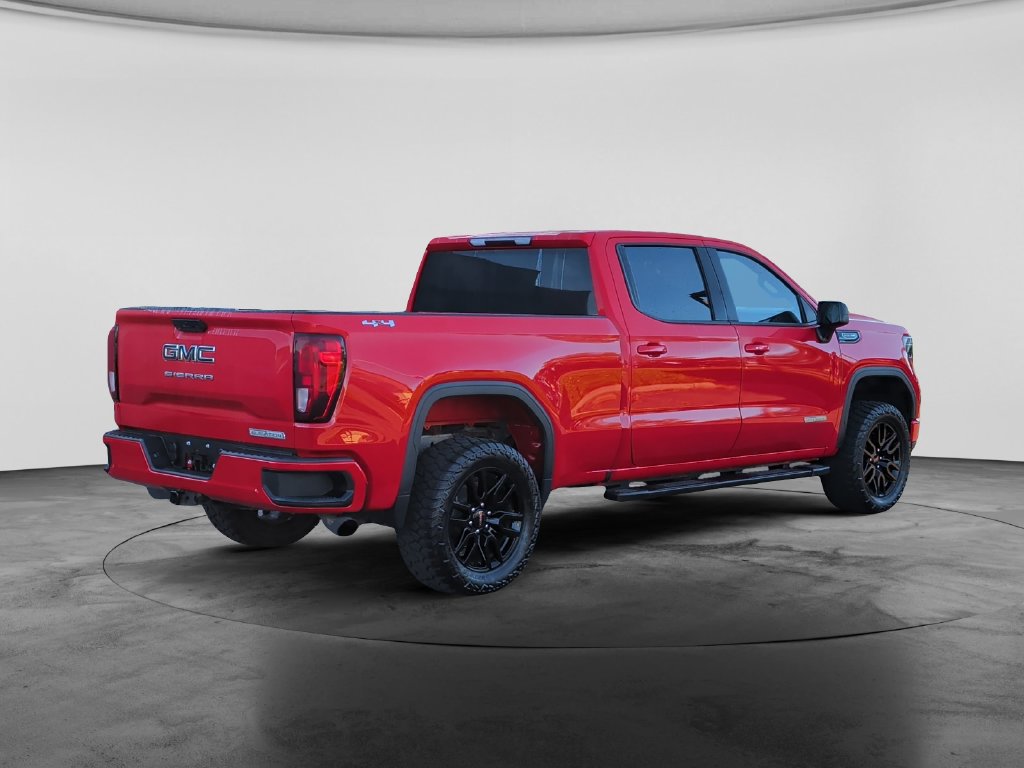 Used 2022 GMC Sierra 1500 Elevation w/ LPO, Elevation Black Package AWD/4WD image 7