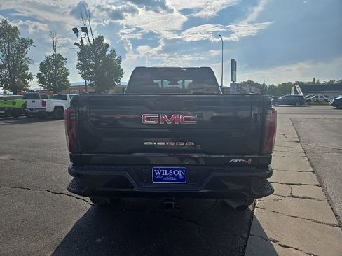 Used 2024 GMC Sierra 2500 AT4 w/ AT4 Preferred Package image 6