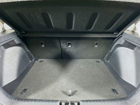 Used 2025 Hyundai Venue SEL FWD image 27