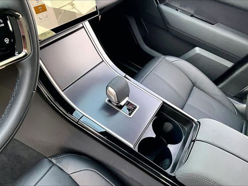 Used 2026 Land Rover Range Rover Velar Dynamic SE image 14