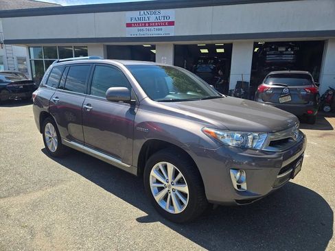 Used 2013 Toyota Highlander Limited AWD/4WD image 46
