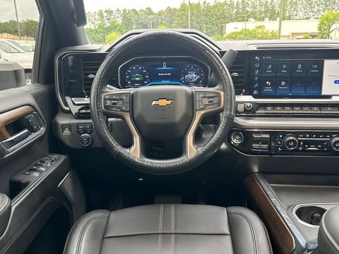 Used 2024 Chevrolet Silverado 2500 High Country w/ High Country Premium Package AWD/4WD image 14