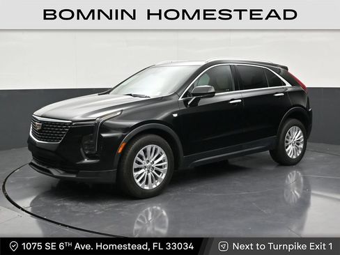 Certified 2024 Cadillac XT4 Luxury w/ Cold Weather Package FWD image 1