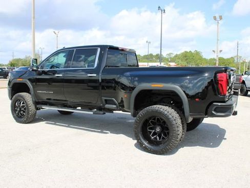 Used 2024 GMC Sierra 3500 Denali w/ Denali Reserve Package AWD/4WD image 7