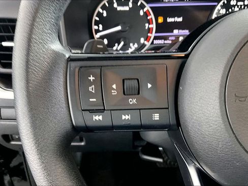 Used 2023 Nissan Rogue SV AWD/4WD image 17