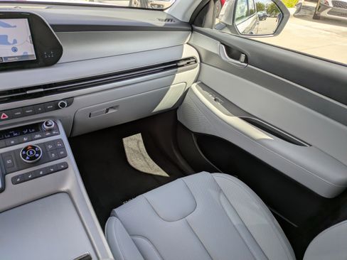 Used 2025 Hyundai Palisade SEL image 13