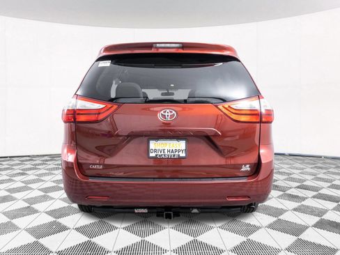 Used 2017 Toyota Sienna LE AWD/4WD image 17