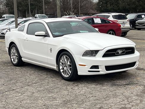 Used 2013 Ford Mustang Premium image 7