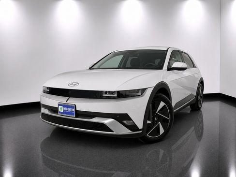 Certified 2025 Hyundai Ioniq 5 SE RWD image 1