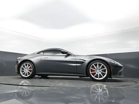 Used 2019 Aston Martin V8 Vantage Coupe RWD image 30