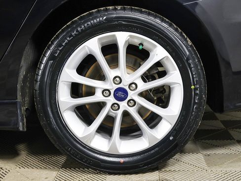 Used 2020 Ford Fusion SE image 15