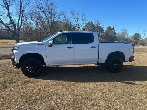 Used 2021 Chevrolet Silverado 1500 LT Trail Boss w/ LPO, Dark Essentials Package image 8