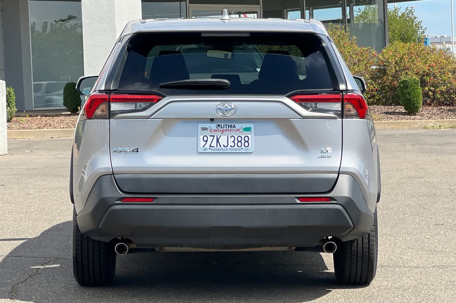 Used 2023 Toyota RAV4 LE AWD/4WD image 8
