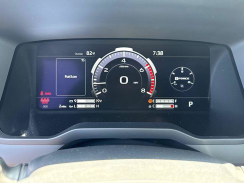 Used 2026 Toyota Tundra Platinum AWD/4WD image 15