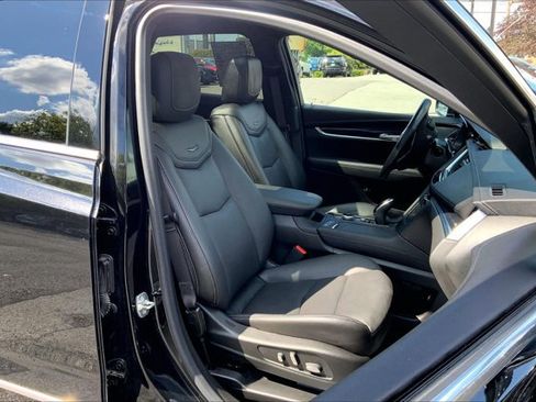 Used 2024 Cadillac XT5 Premium Luxury w/ Technology Package AWD/4WD image 6