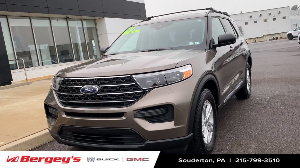 Used 2021 Ford Explorer XLT w/ Class III Trailer Tow Package AWD/4WD image 3
