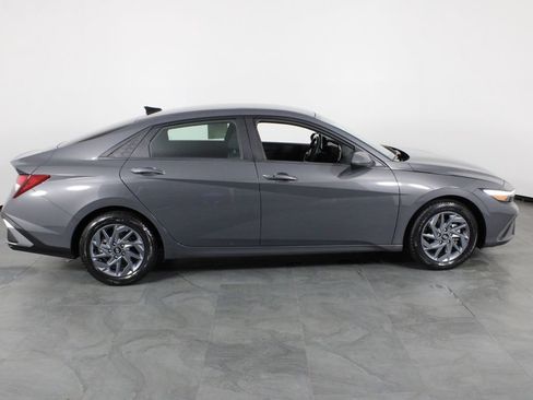 Certified 2024 Hyundai Elantra SEL FWD image 12