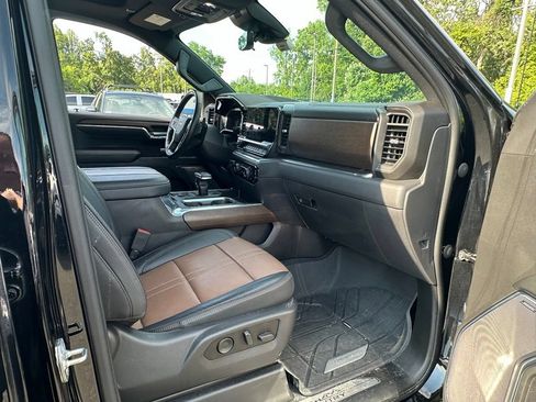 Used 2023 Chevrolet Silverado 1500 High Country w/ High Country Premium Package AWD/4WD image 18