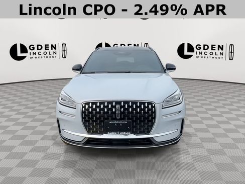 Certified 2025 Lincoln Corsair Reserve w/ Rear Removable Package Tray image 3