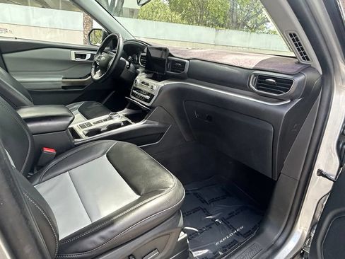 Used 2023 Ford Explorer XLT w/ Equipment Group 202A RWD image 28
