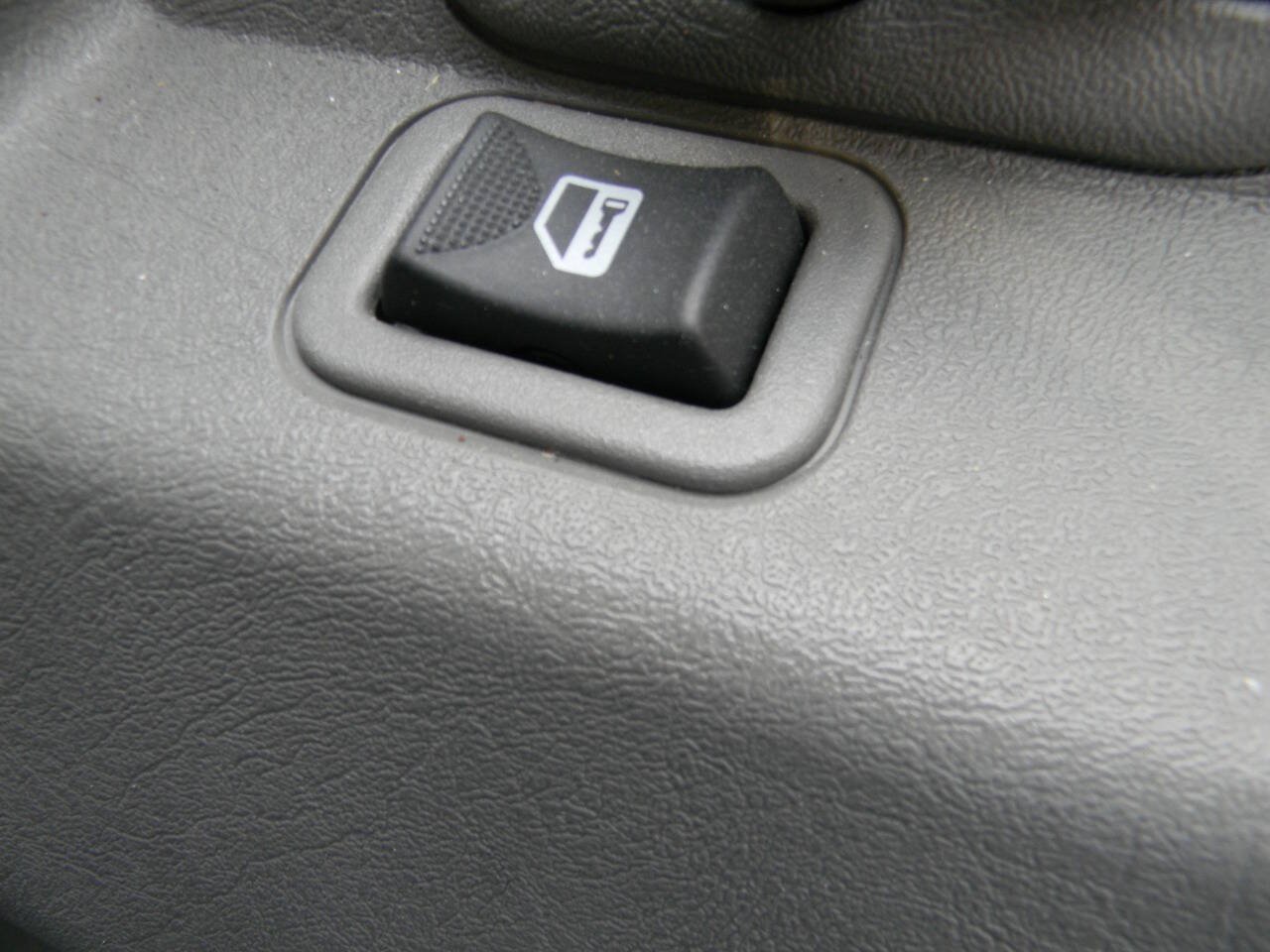 Used 2022 GMC Savana 3500 w/ Power Convenience Package RWD image 7