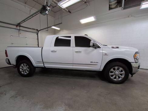 Used 2020 RAM 2500 Limited AWD/4WD image 3