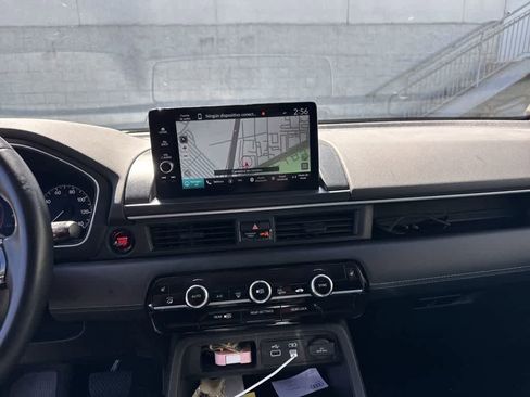 Certified 2023 Honda Pilot Touring image 24