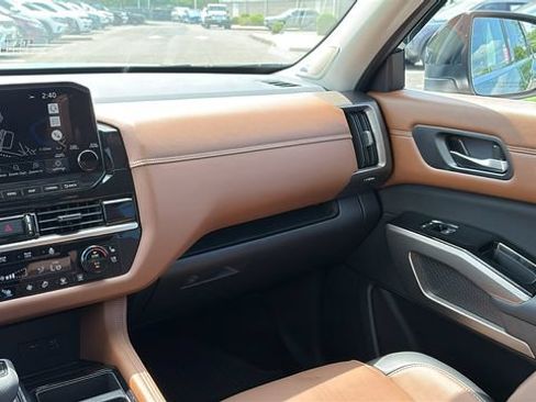 Certified 2023 Nissan Pathfinder Platinum AWD/4WD image 28