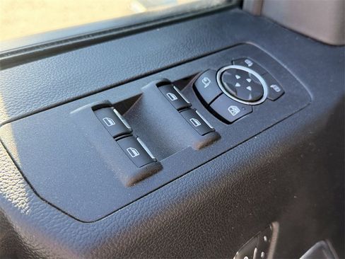 Used 2020 Ford F150 Lariat image 17