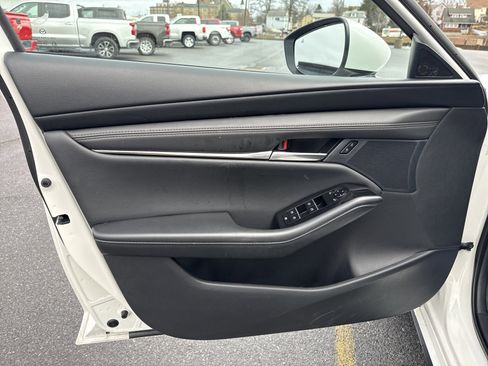 Used 2025 MAZDA MAZDA3 s image 13