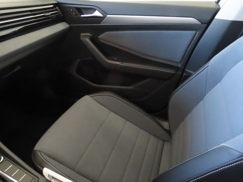 New 2026 Volkswagen Jetta SE FWD image 19
