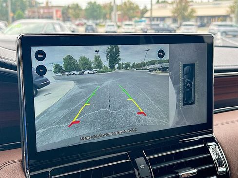 Used 2024 Lincoln Navigator Reserve image 23