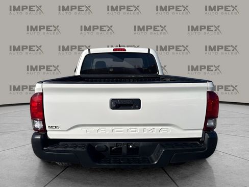 Used 2022 Toyota Tacoma SR image 4