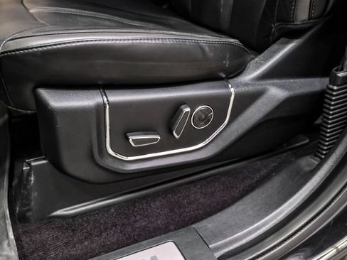 Used 2015 Ford F150 Platinum w/ Equipment Group 701A Luxury AWD/4WD image 31