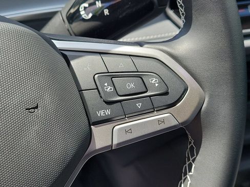 Certified 2026 Volkswagen Tiguan SE FWD image 30