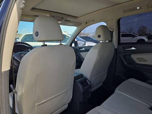 Used 2018 Volkswagen Tiguan SE image 16