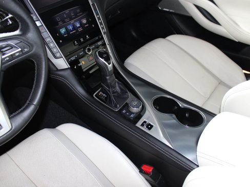 Used 2017 INFINITI Q60 3.0t w/ Premium Plus Package 3.0T image 16