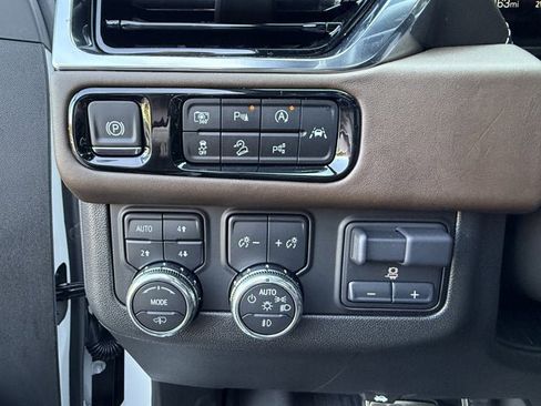 Used 2025 GMC Yukon Denali Ultimate image 27