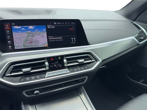 Used 2022 BMW X5 xDrive40i w/ Parking Assistance Package image 21