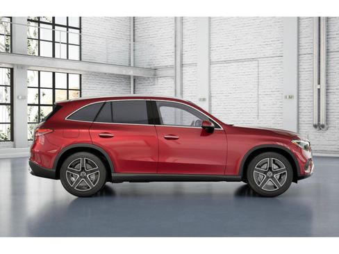 Used 2026 Mercedes-Benz GLC 300 4MATIC image 2