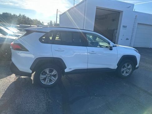 Used 2024 Toyota RAV4 XLE AWD/4WD image 8