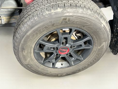 Used 2021 Toyota Tundra TRD Pro AWD/4WD image 32