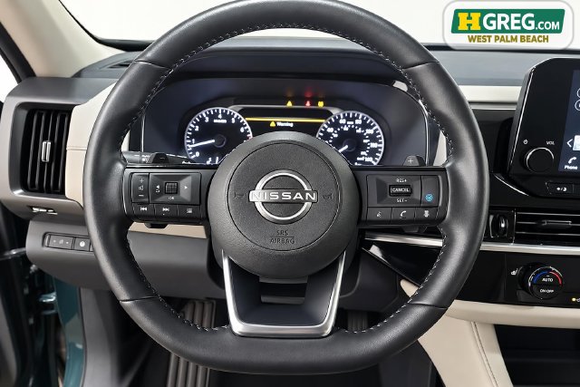 Used 2023 Nissan Pathfinder SL AWD/4WD image 13