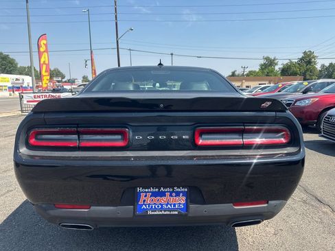 Used 2018 Dodge Challenger GT w/ GT Interior Package AWD/4WD image 17