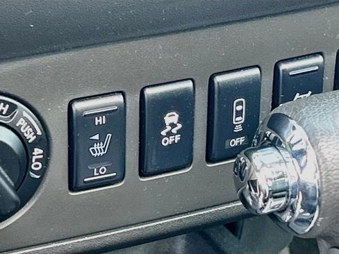 Used 2019 Nissan Frontier PRO-4X w/ Pro-4x Luxury Package AWD/4WD image 17