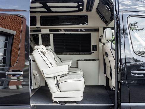 Used 2022 Mercedes-Benz Sprinter 3500 image 22