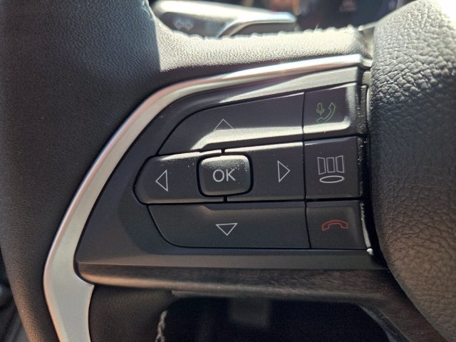 New 2026 Jeep Grand Cherokee Limited w/ Luxury Tech Group II RWD image 28