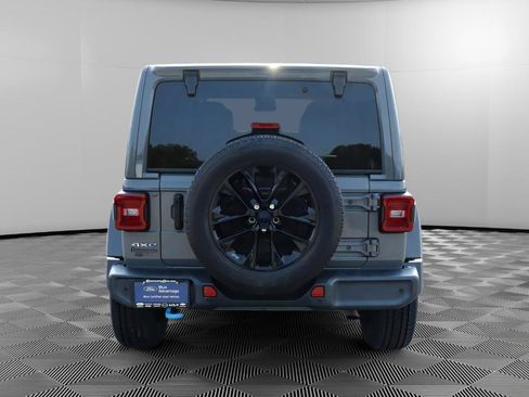 Used 2022 Jeep Wrangler Unlimited Sahara w/ Cold Weather Group AWD/4WD image 6