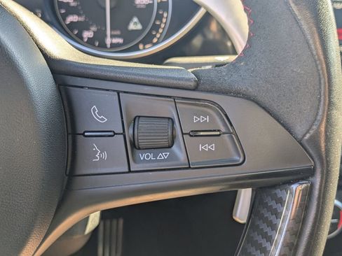 Used 2018 Alfa Romeo Giulia Quadrifoglio w/ Driver Assist Dynamic Package image 10